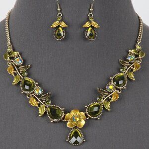 Elegant Green Gold Necklace Earring Set Vintage Bridgerton Inspired Bib NWT